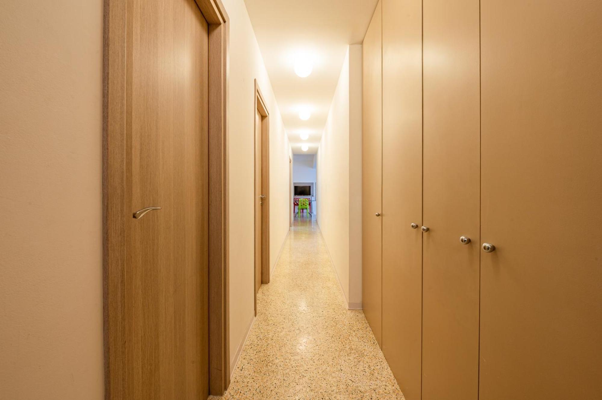 Navigli Apartments Милано Стая снимка